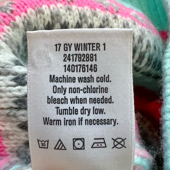 🧁 XS/S Gymboree girls winter hat with cupcakes! - Picture 4 of 4